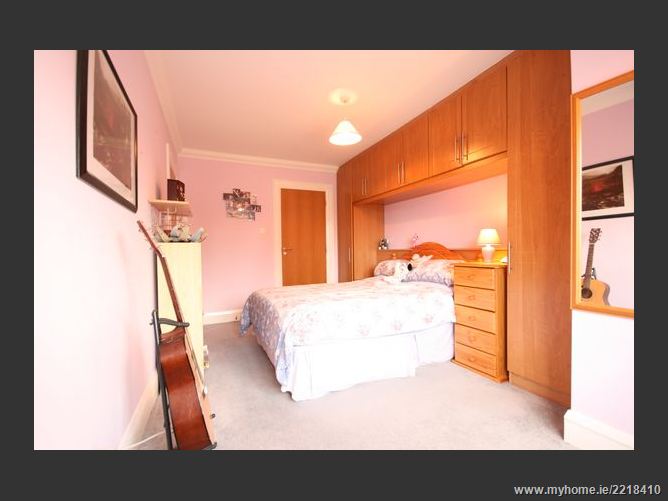 10 Dunstaffnage Hall, St. Brigid's Road, Co. Dublin Allen